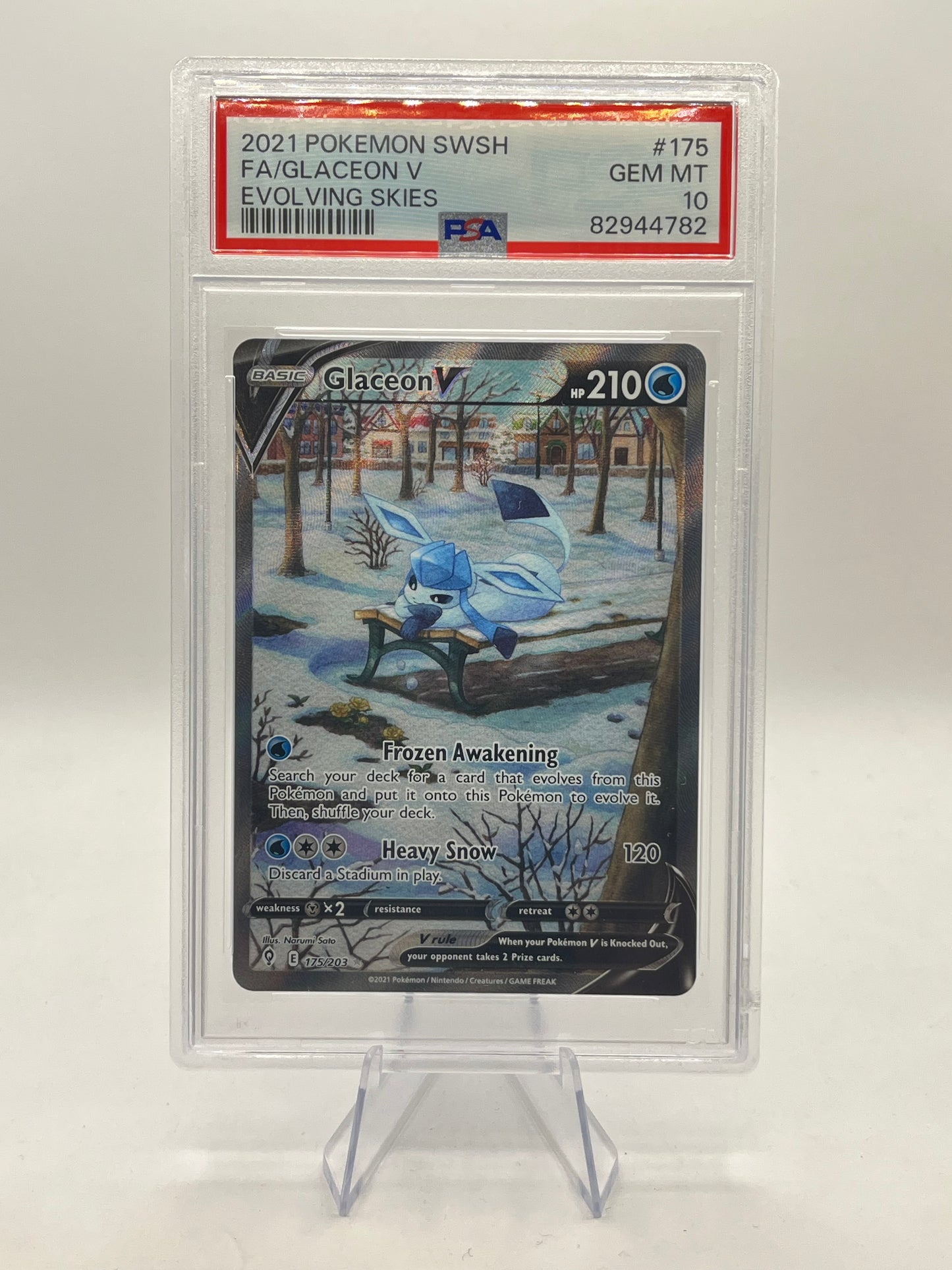 Glaceon V Alt Art PSA 10 - Evolving Skies 2021